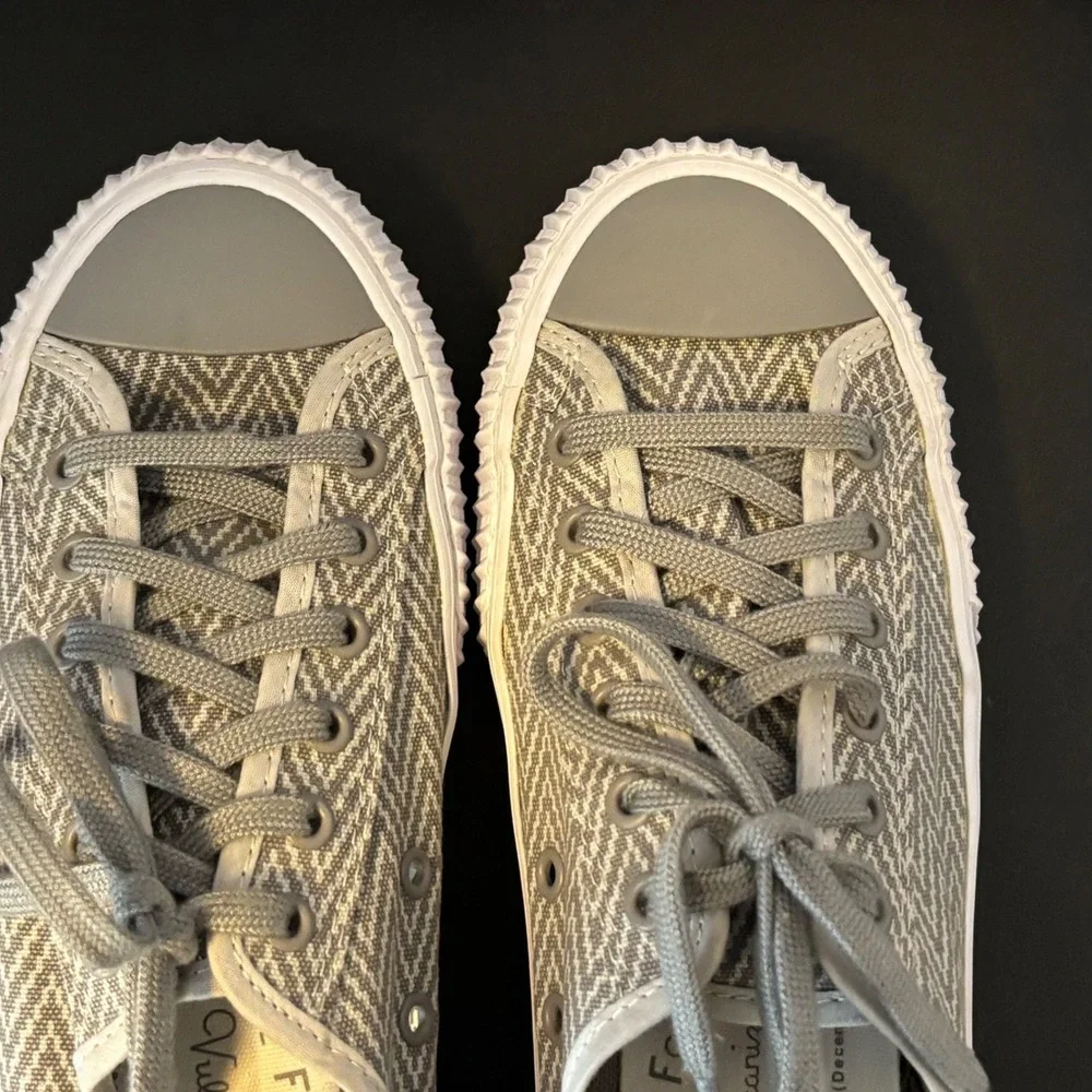 PF Flyers Center Lo Size 10.5 Womens Grey Herringbone Canvas Sneakers